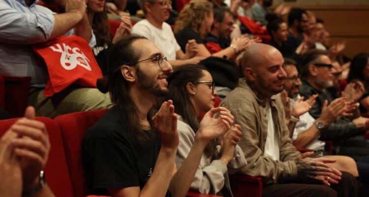 Il pubblico applaude alla keynote di presentazione di Lucca Comics & Games 2026